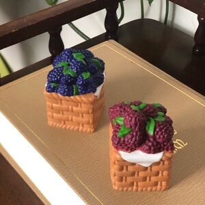 Vtg 70s Berry Basket Salt & Pepper Shakers | Retro Plastic Kitsch